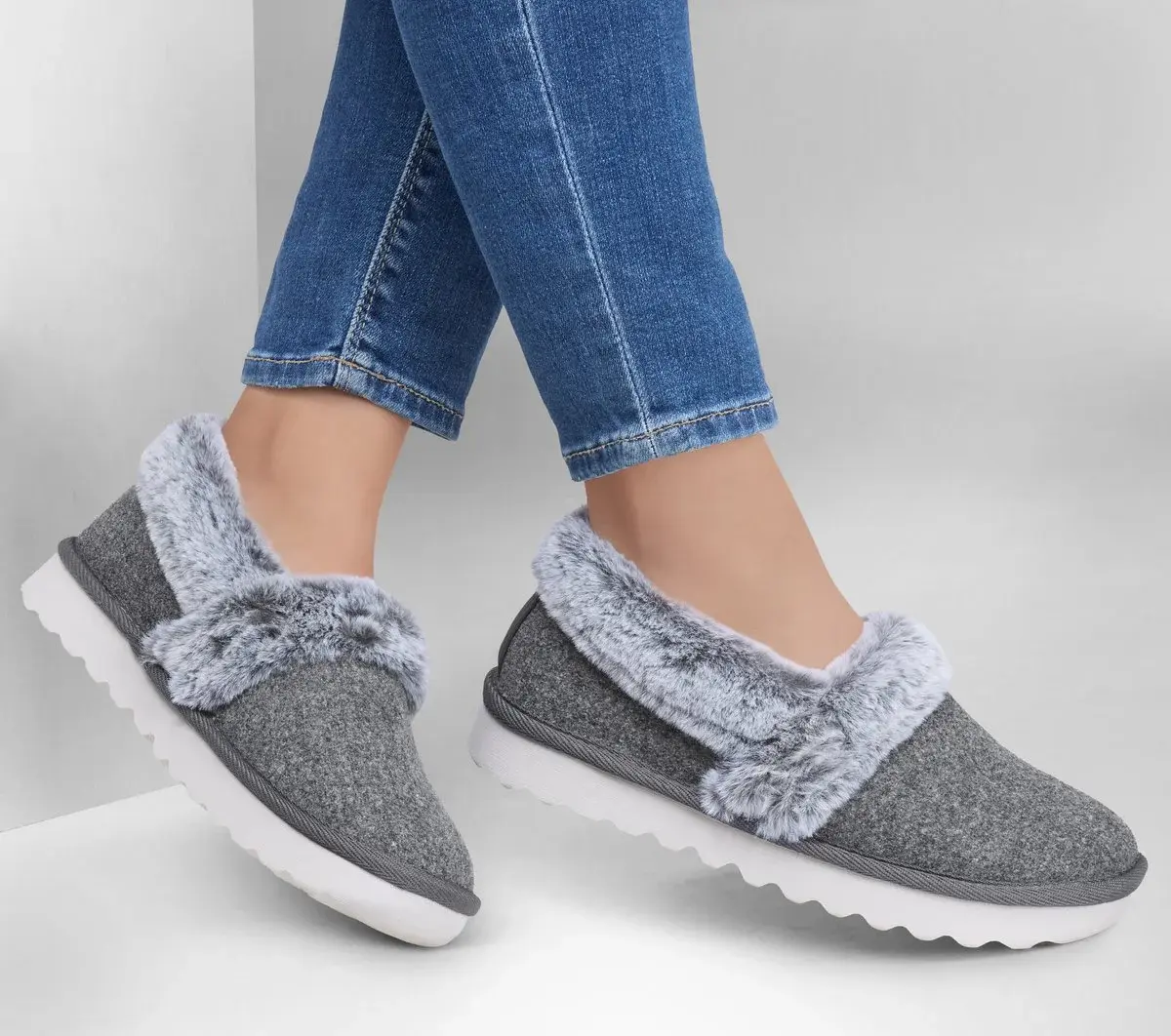 Cozy Up – Frosty Snuggles Cozy Up – Frosty Snuggles